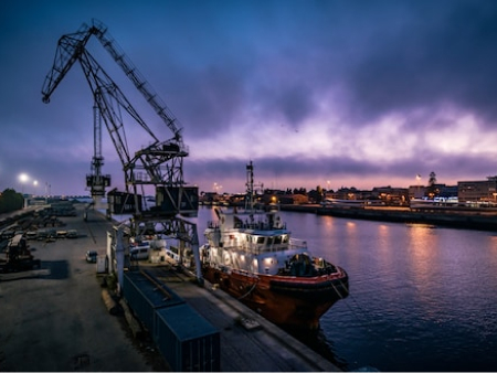 Vecinos y empresas realizan mantención en terrazas de Población Márquez